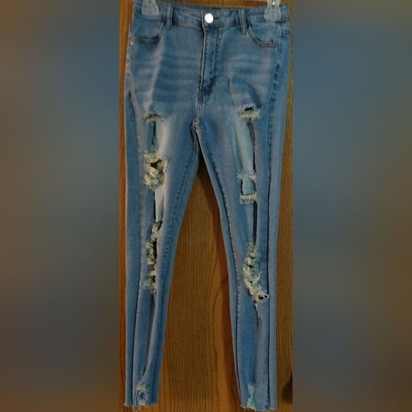 8-031 Shein Distressed Skinny Jeans size 6 - Picture 2 of 4